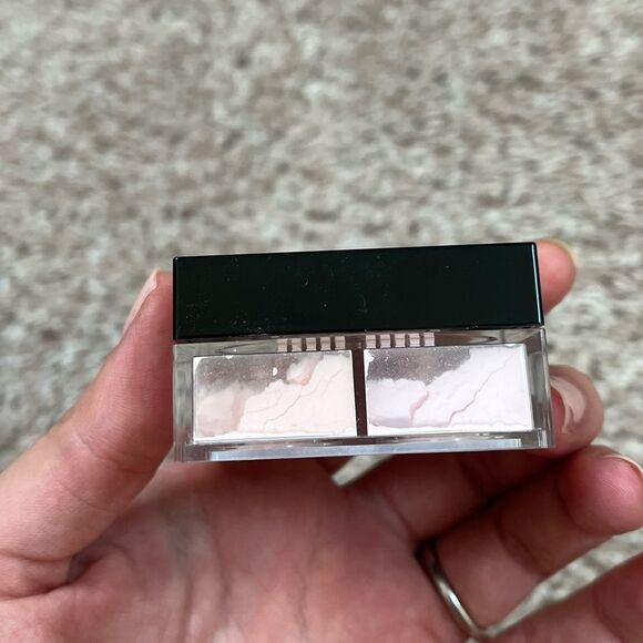 Givenchy Prisme Libre Powder - Shade 3 Voile Rose - Picture 4 of 6